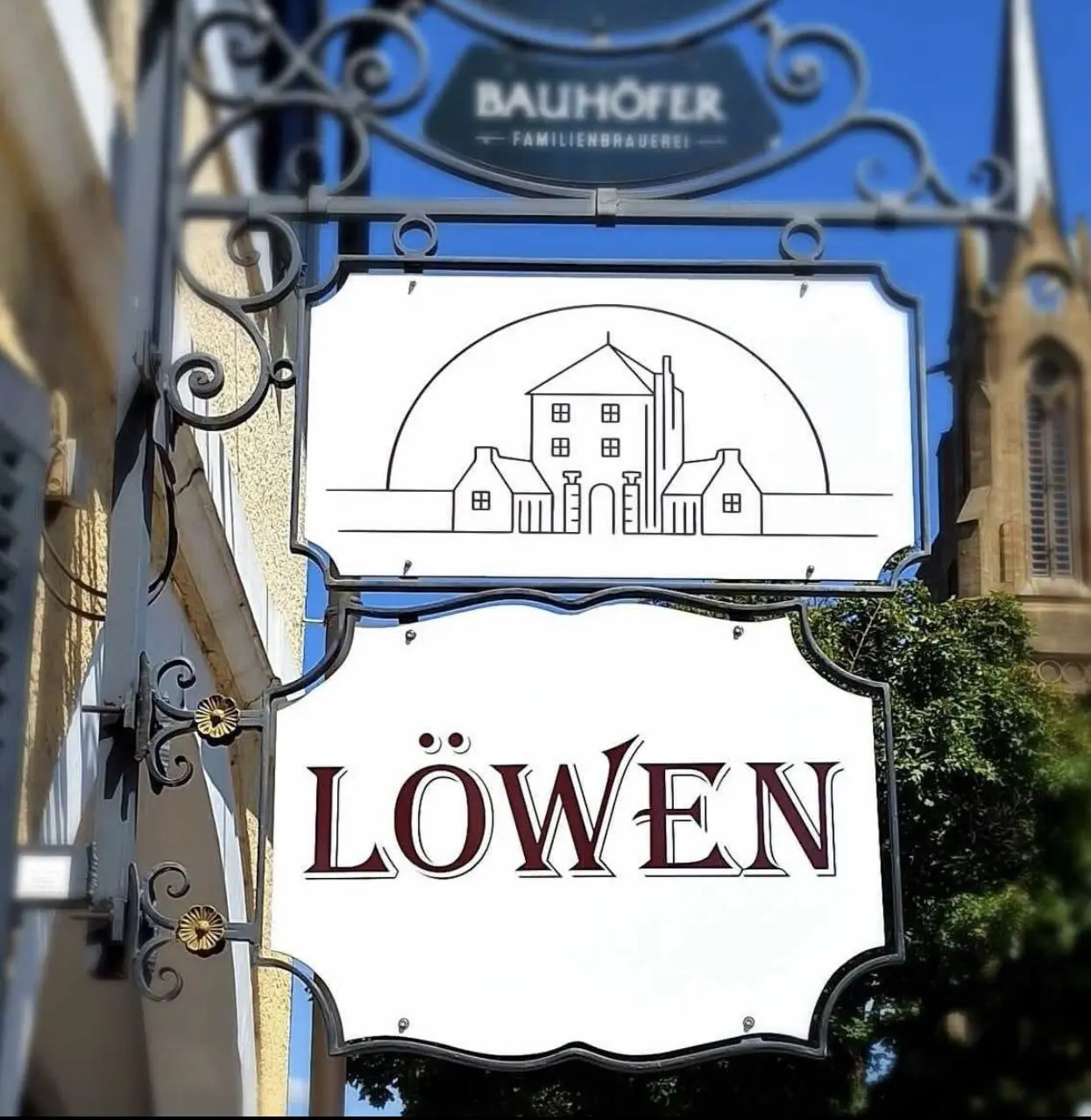 Schmiedeeisernes Wirtshausschild „Löwen